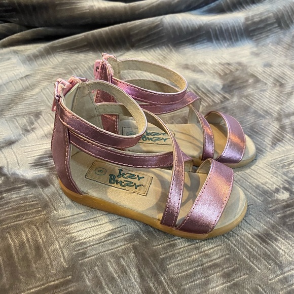 Itzy Bitzy Metallic Pink Sandals - Picture 4 of 5